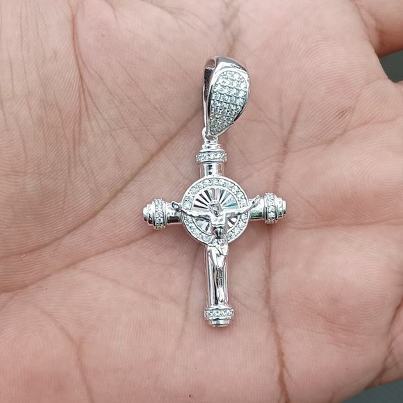 925 Sterling Silver Cross Pendant